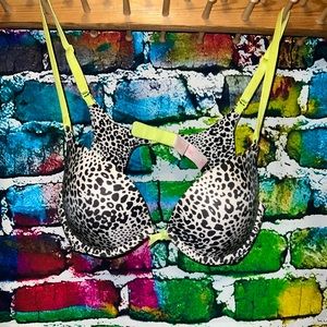 Victoria’s Secret push-up bra size 36/B